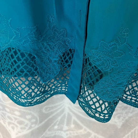 BEAUTIFUL AWESOME LITTLE TOP STUNNING TURQUOISE V NECK BUTTON DOWN EUC DETAILS M - Picture 13 of 15